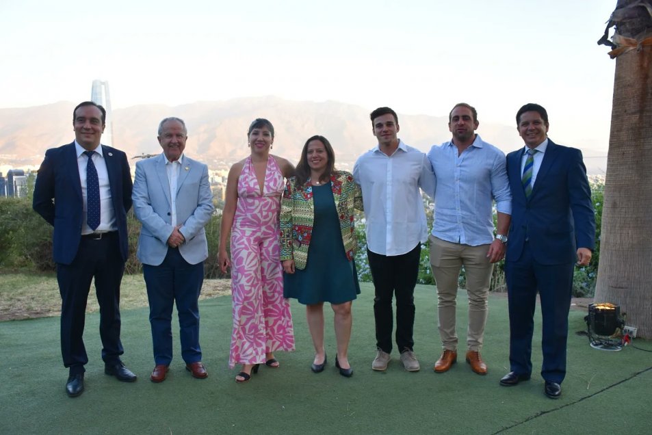 Ministerio del Deporte entregó los premios Chile Compite