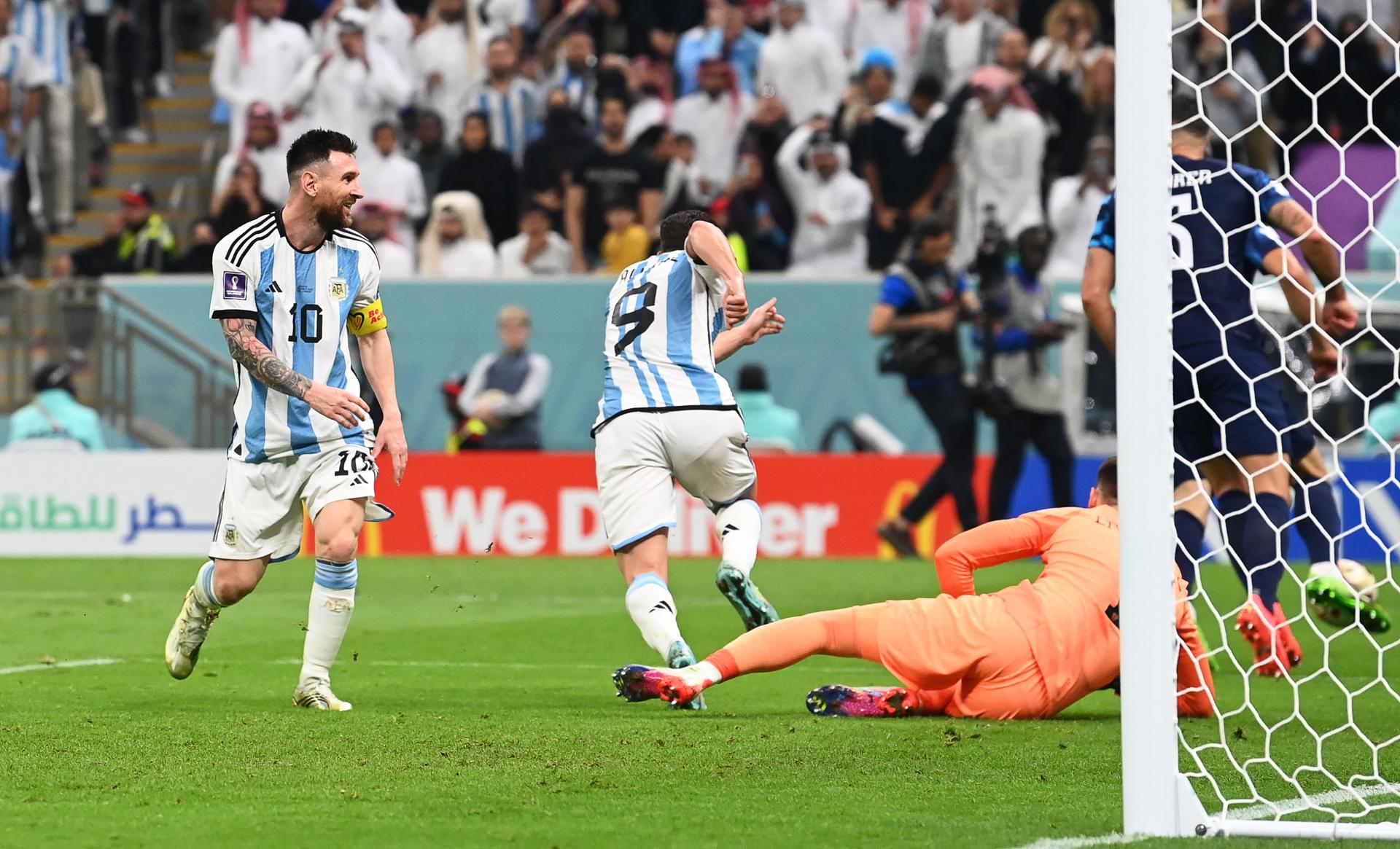 Un genial Messi la armó y Alvarez definió para el tercero de Argentina sobre Croacia en la semifinal