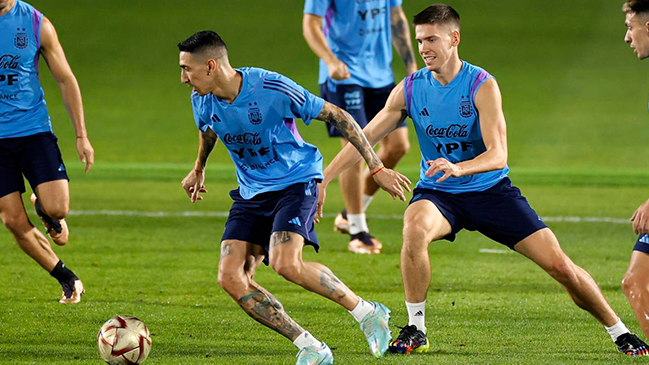 Angel Di María entrenó con el grupo en la previa a la final del Mundial