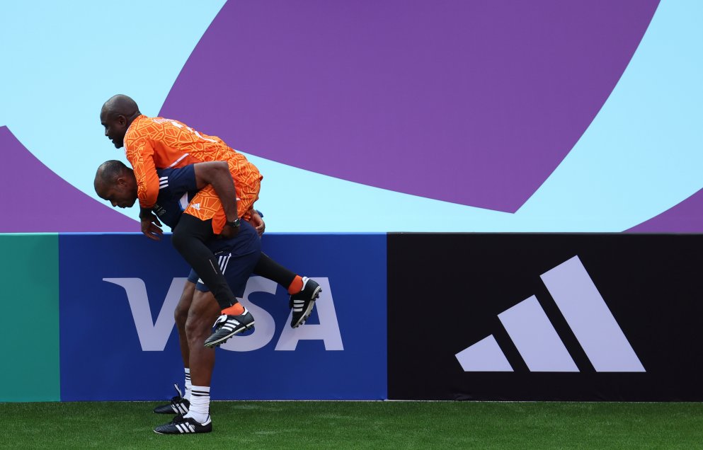 Estrellas del fútbol mundial protagonizaron un Partido de Leyendas en Doha