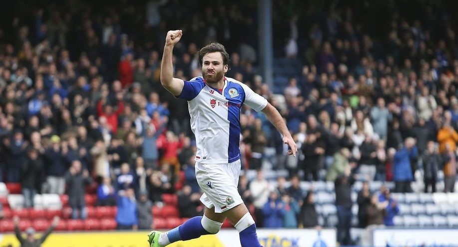 ¿Alexis o Gary? Jugadores de Blackburn propusieron nombres para el hijo de Ben Brereton