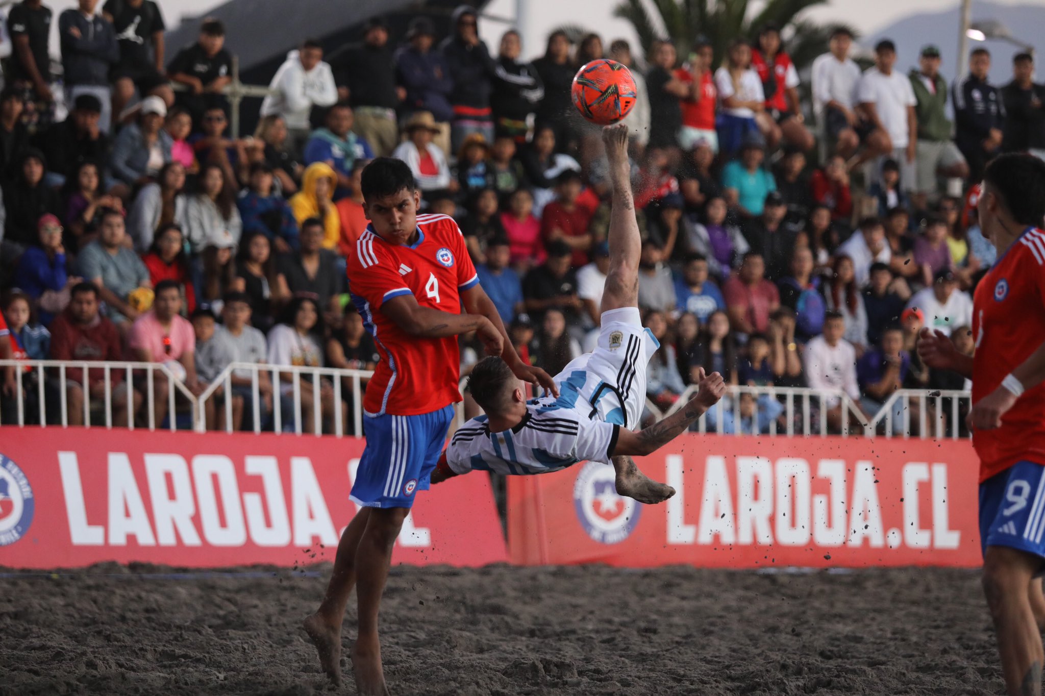 La Roja de fútbol playa sufrió dura caída ante Argentina y perdió la Copa Cono Sur