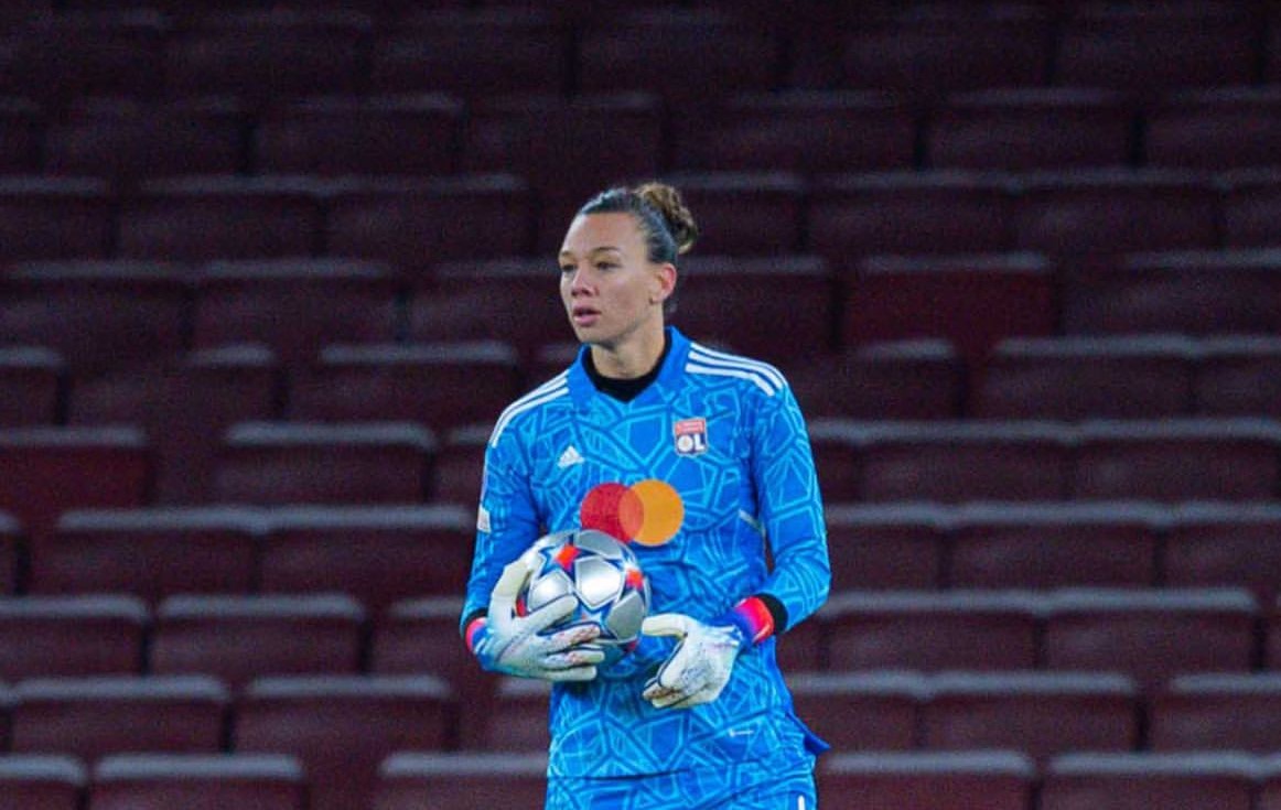 Lyon de Christiane Endler batió a Arsenal y quedó a un punto de clasificar en la Champions Femenina