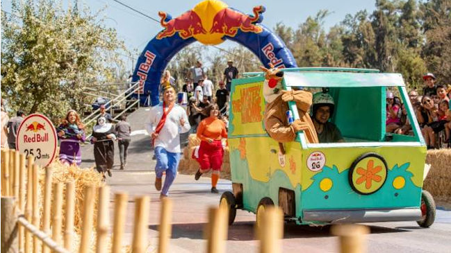 Carrera de “autos locos” Redbull Soapbox se suspendió por las malas condiciones ambientales en Santiago