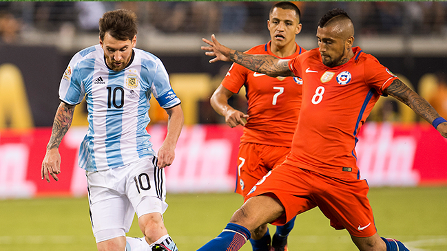 Vidal felicitó a Messi y Argentina: Gracias por amar así el fútbol