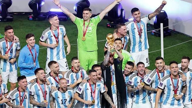 Pelé felicitó a Argentina por su título: Seguro Maradona está sonriendo ahora