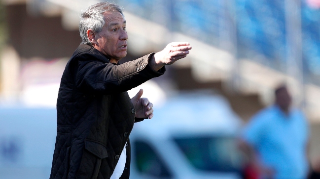 Ariel Holan trabaja un cambio de esquema para la temporada 2023 con la UC