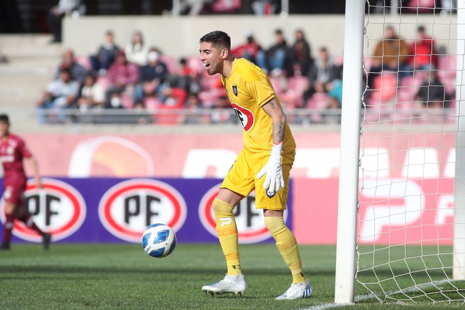 Universidad de Chile tiene en la mira tres arqueros como posibles fichajes