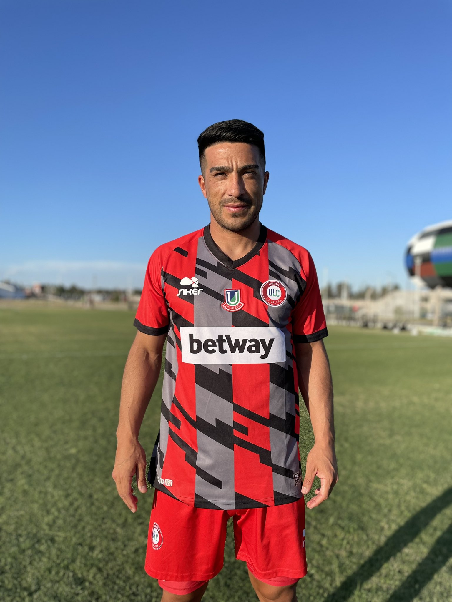 Unión La Calera anunció el fichaje del argentino Nelson Acevedo