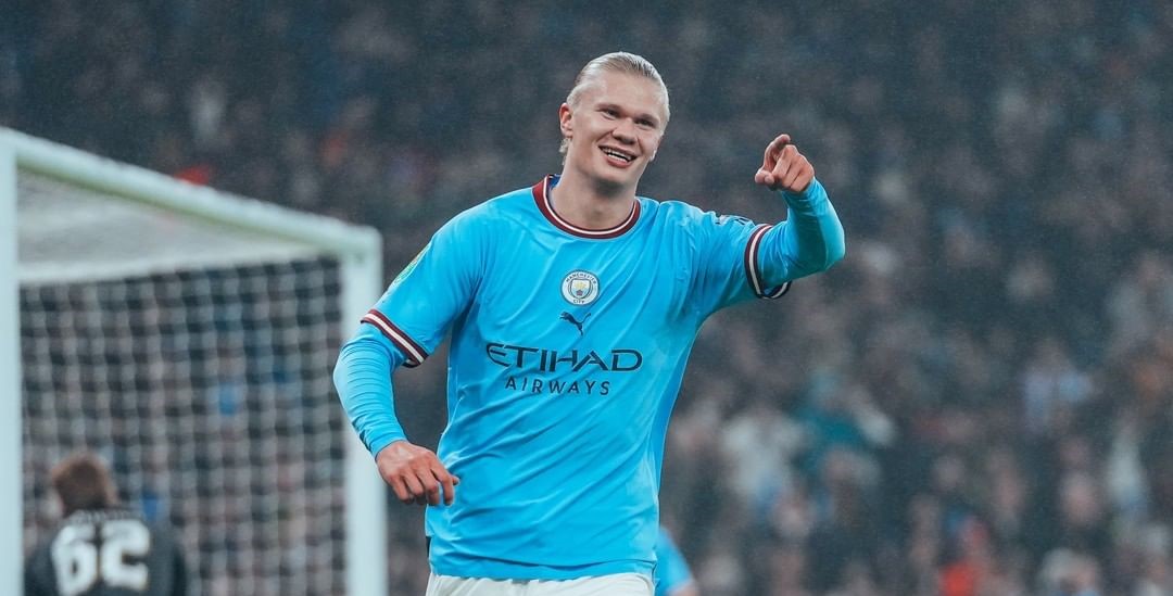 Erling Haaland necesitó 10 minutos para anotar un golazo para Manchester City ante Liverpool