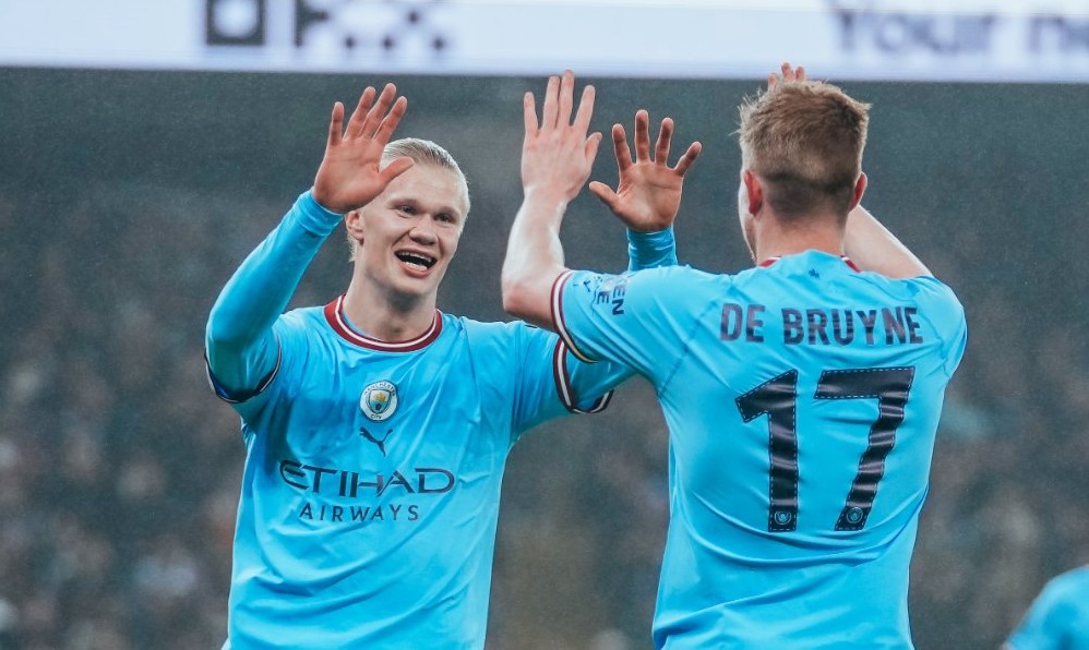 Haaland y De Bruyne lideraron el triunfazo de Manchester City sobre Liverpool en la EFL Cup