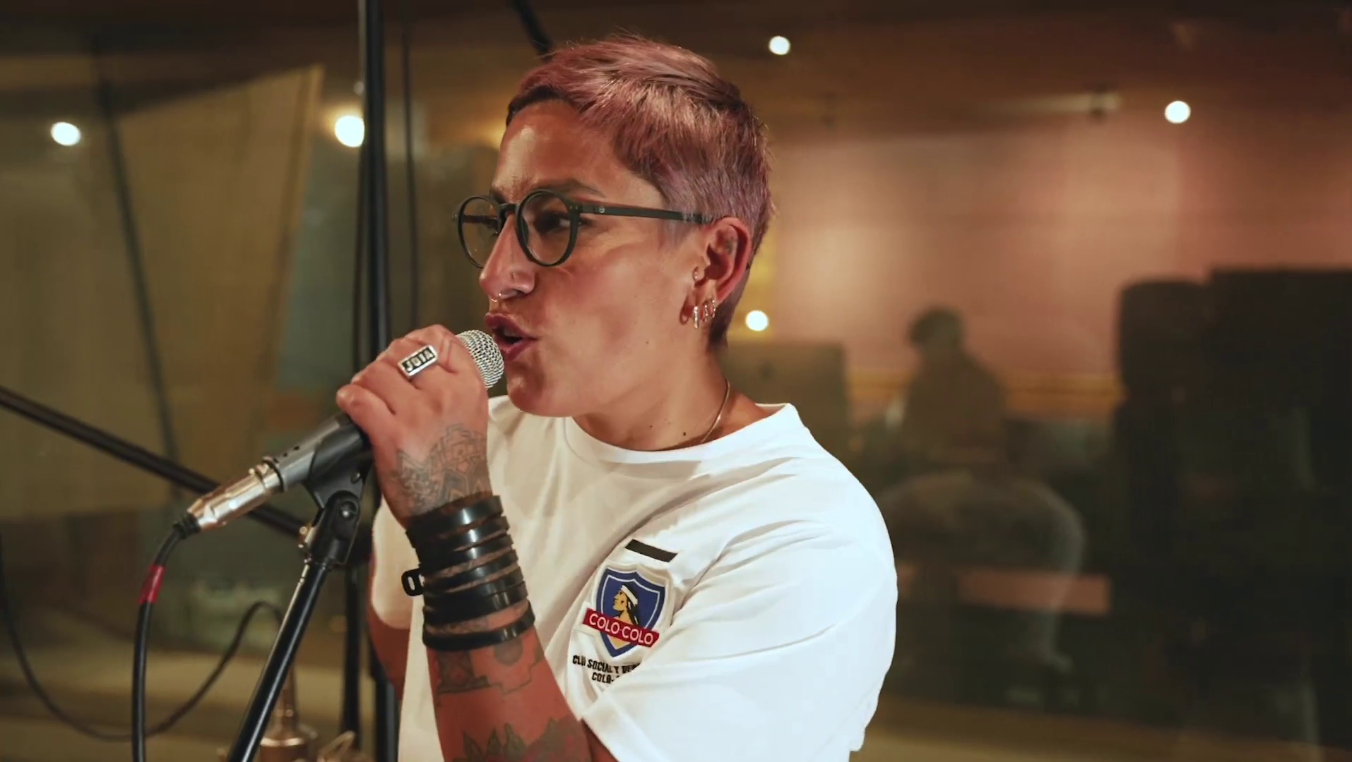 Anita Tijoux interpretó una versión especial del himno de Colo Colo