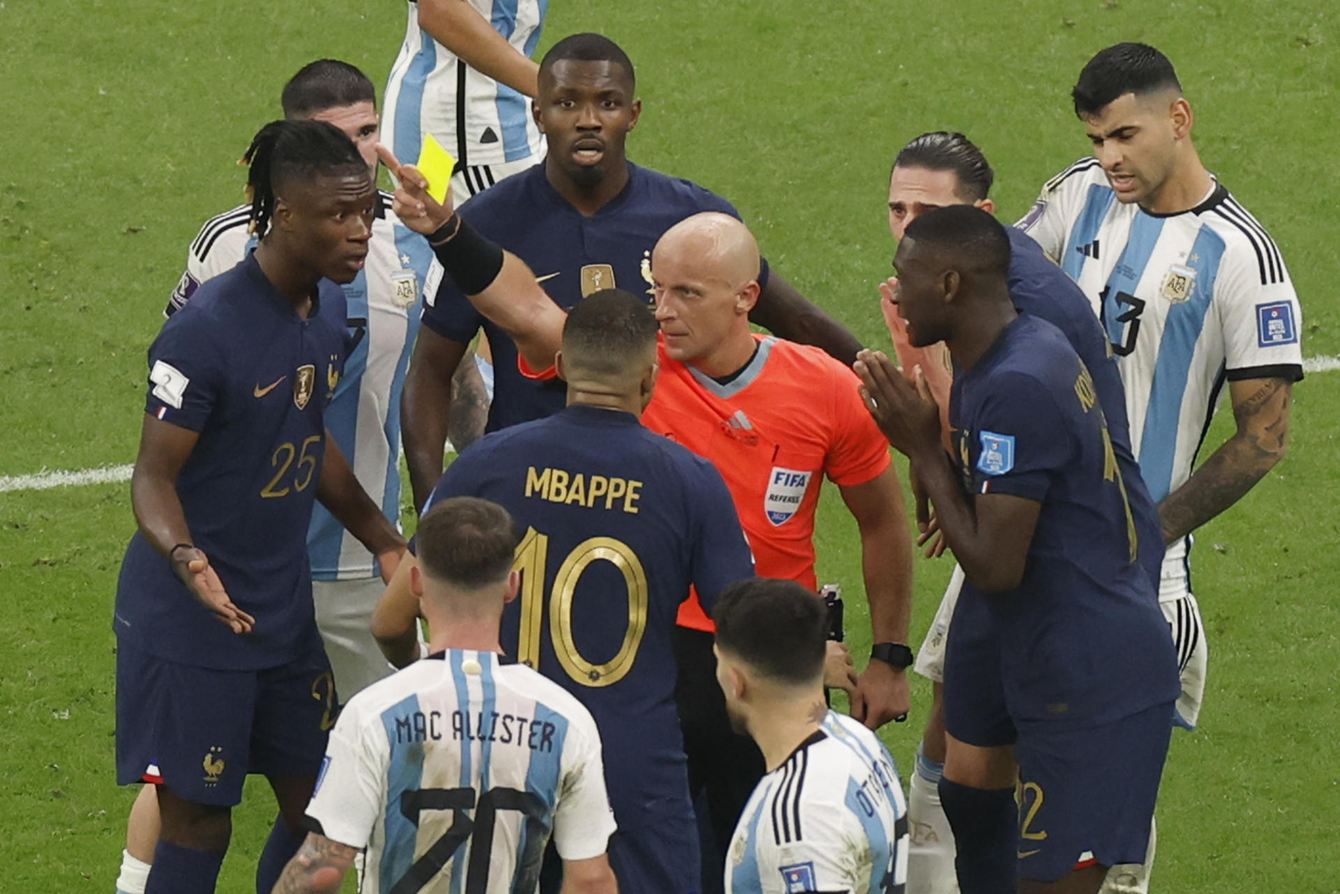 Arbitro de la final del Mundial criticó a medios franceses y reveló que rechazó un cobro del VAR