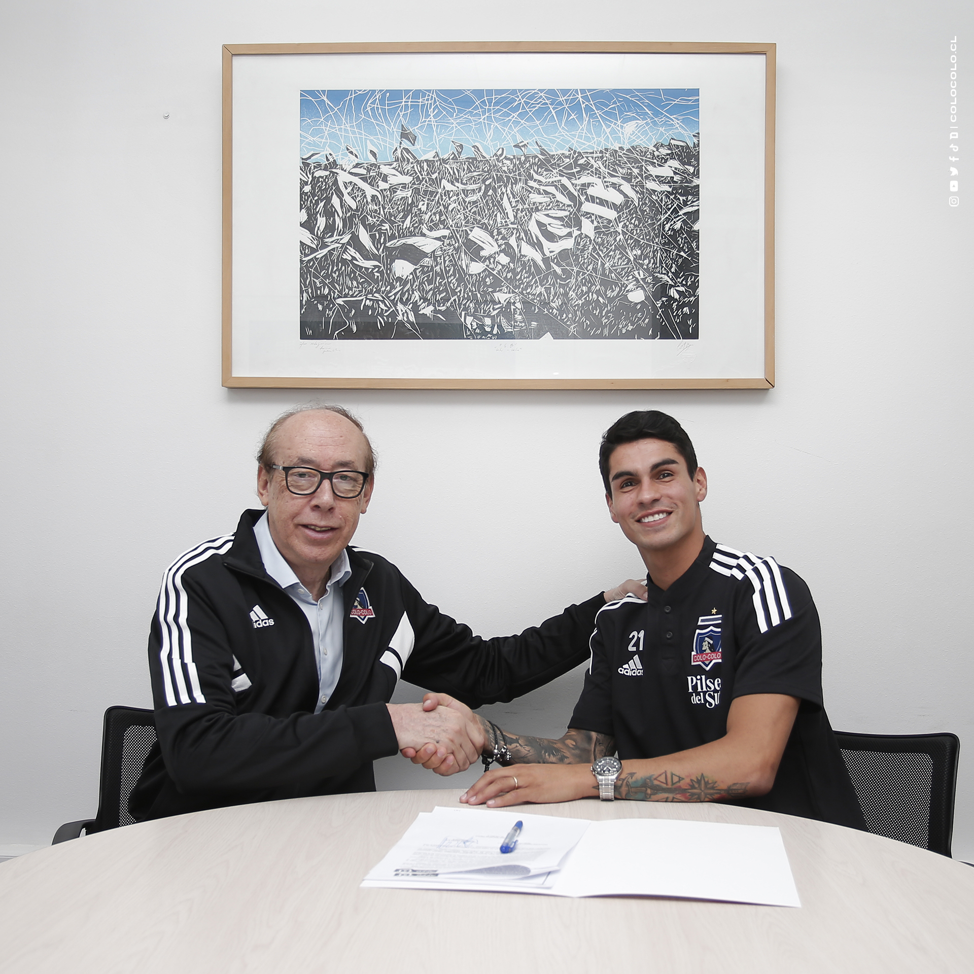 Colo Colo oficializó el fichaje del lateral Erick Wiemberg