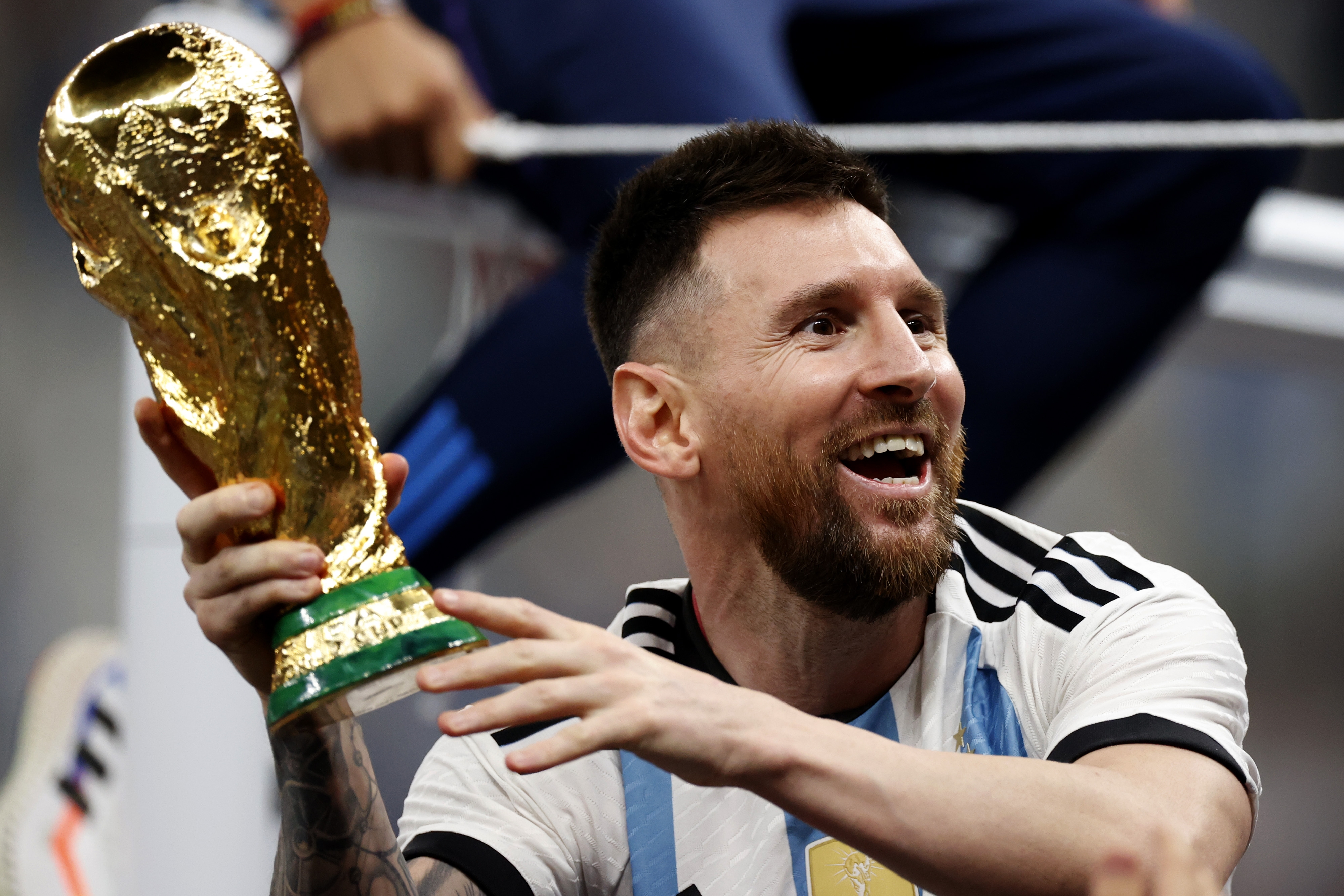 Iván Zamorano: “Messi puede sentarse en la mesa de Pelé y Maradona”