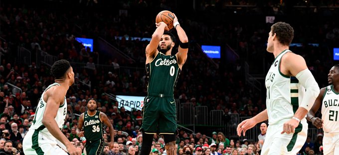 Boston Celtics derrotó a Milwaukee Bucks en Navidad de mano de Jayson Tatum y Jaylen Brown