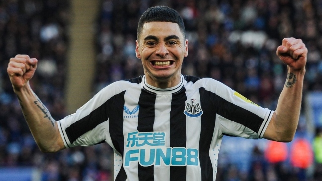 Newcastle United batió a Leicester y metió presión en la parte alta