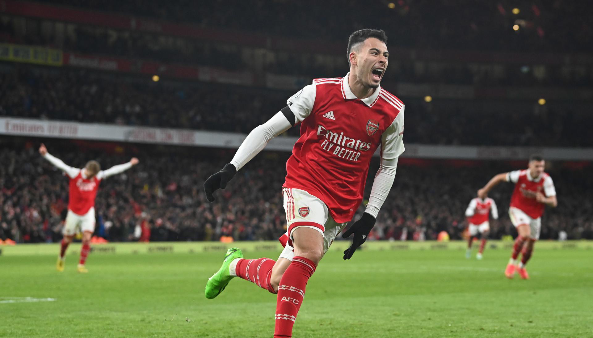 Arsenal remontó ante West Ham en el “Boxing Day” y sigue firme como líder en la Premier