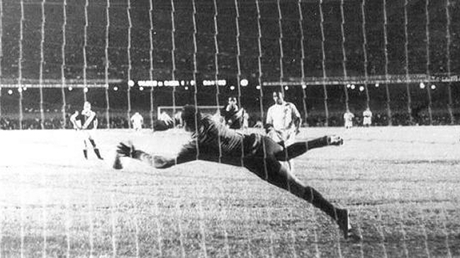 Así se vivió el momento en que Pelé anotó su gol número 1.000