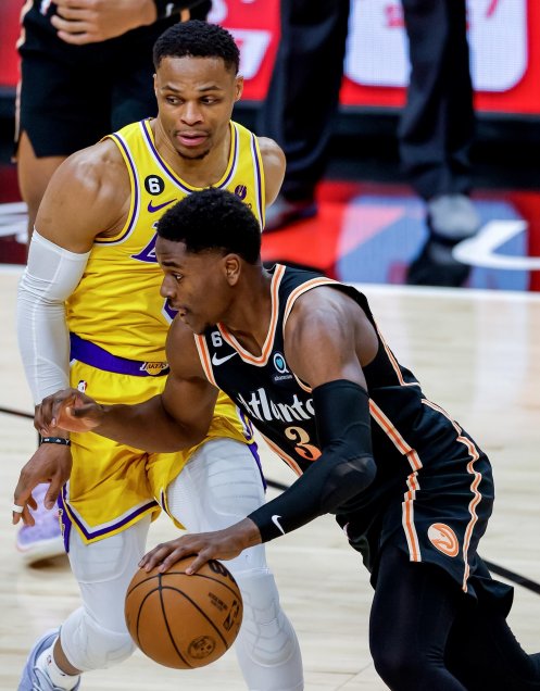 LeBron James firmó una actuación monumental en el día de su cumpleaños 38