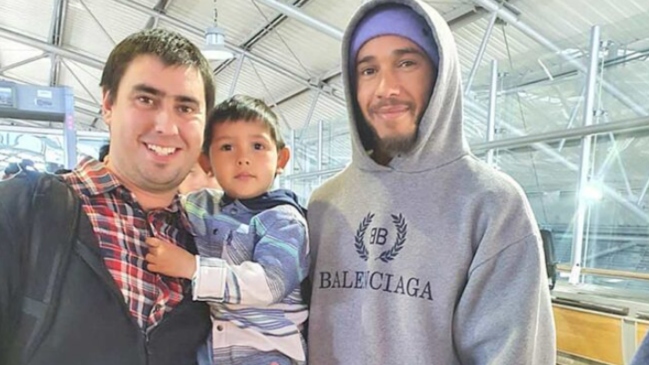 Lewis Hamilton fue captado en Punta Arenas en su camino a la Antártica