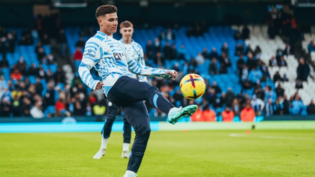 La ovación que recibió el campeón del mundo Julián Alvarez en el Etihad Stadium