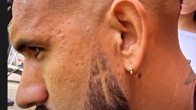 El especial look de Ronnie Fernández para recibir el 2023