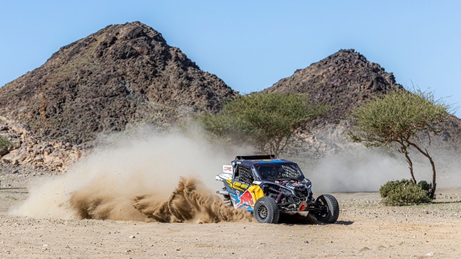 “Chaleco” López instaló su candidatura en el Dakar con triunfo en la primera etapa