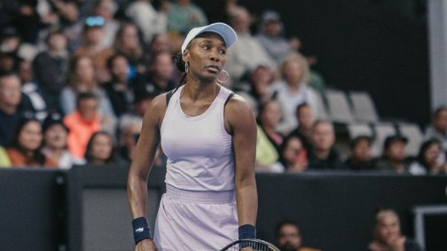 Venus Williams volvió al circuito con un triunfo en Auckland