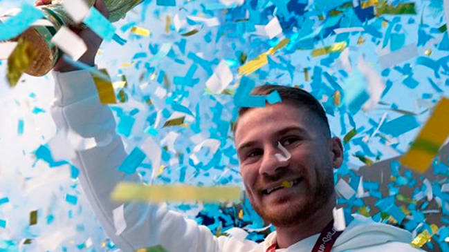 La tremenda bienvenida al campeón del mundo Alexis Mac Allister en su regreso a Brighton