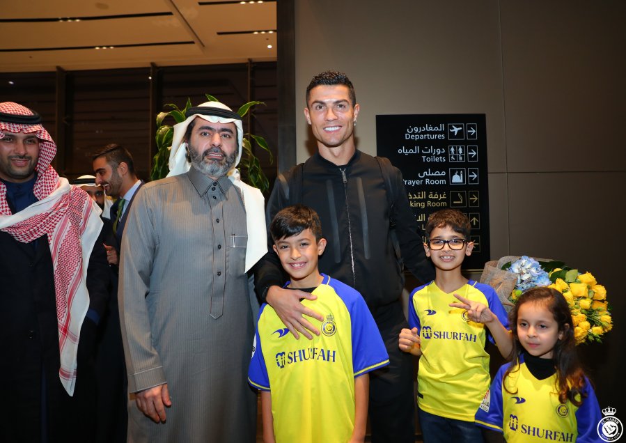 Cristiano Ronaldo fue recibido en Riad para ser presentado como nuevo jugador de Al Nassr
