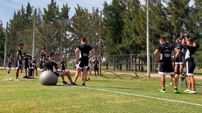 Colo Colo inició un nuevo día de su pretemporada en medio de la incertidumbre por Lucero