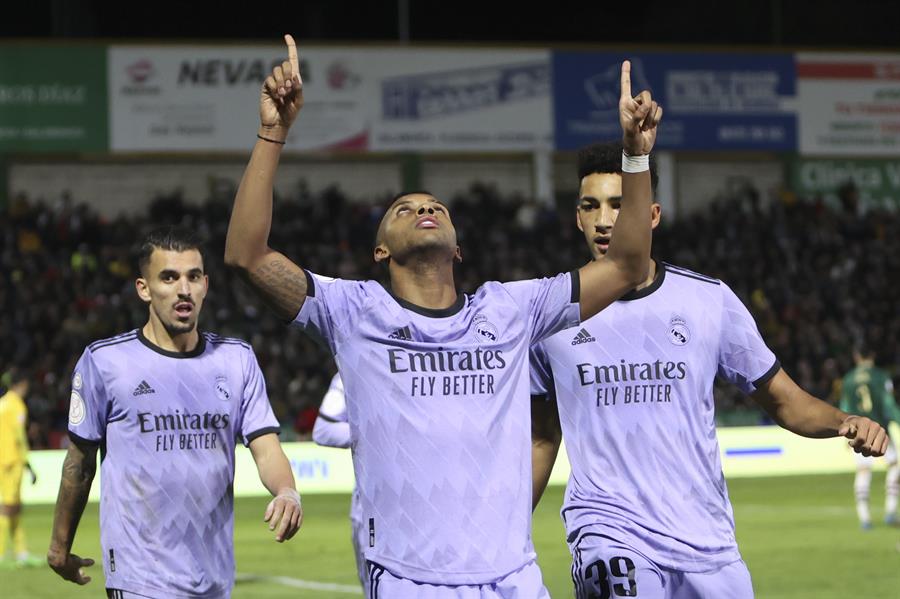 Rodrygo le dio el triunfo a Real Madrid ante el modesto Cacereño y avanzó en Copa del Rey