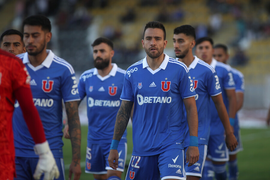 ¿Qué tal le queda el azul? Matías Zaldivia tuvo su estreno con la camiseta de la U