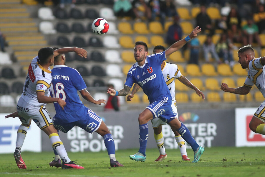 ¿Aprobado? Esto opinaron los hinchas de la U del debut de Matías Zaldivia
