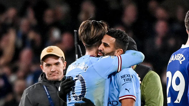 Riyad Mahrez comandó victoria de Manchester City sobre Chelsea en Londres