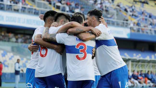 Universidad Católica derrotó con facilidad a Oriente Petrolero en su estreno este 2023