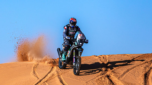 Patricio Cabrera superó serios problemas y se acercó al top 20 del Rally Dakar