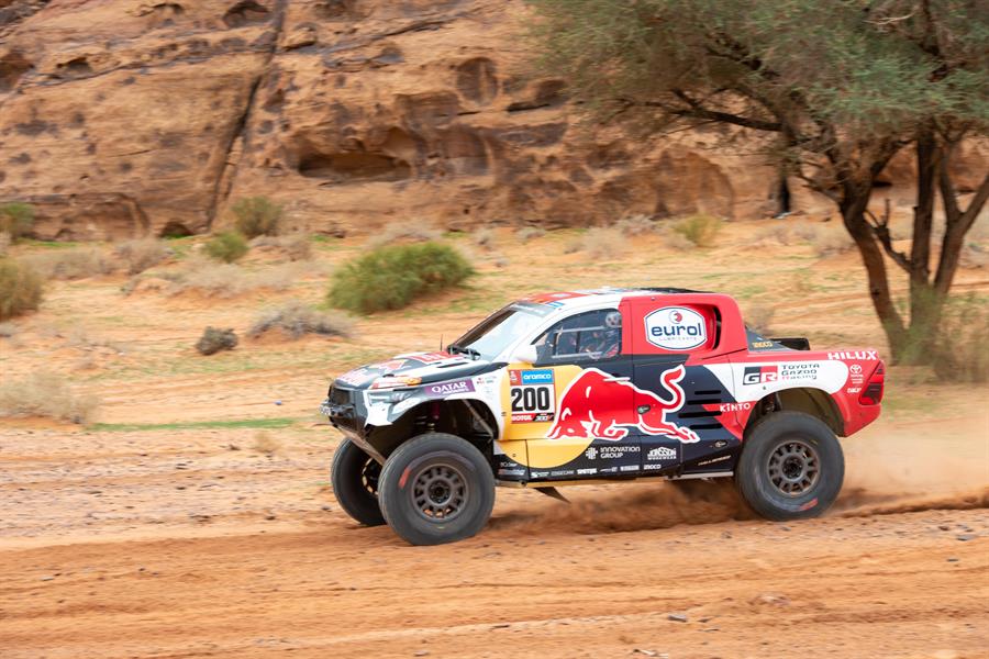 Nasser Al-Attiyah sigue a paso firme en en el Rally Dakar tras la séptima etapa