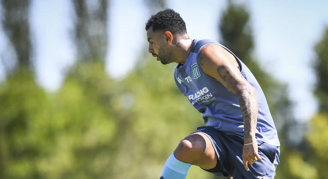 Insólito: Racing falló un penal a propósito ante Colo Colo por dudoso cobro