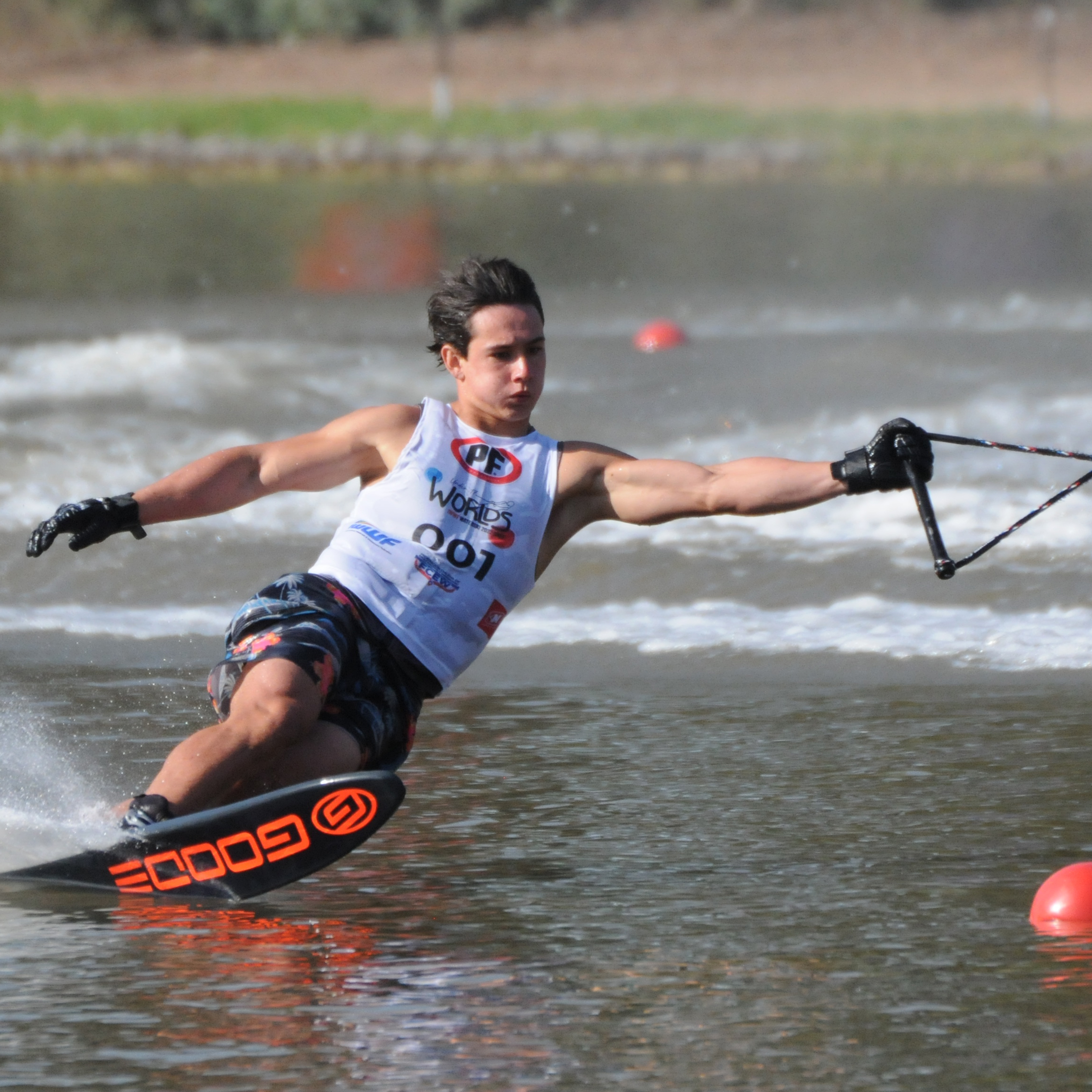 Martín Labra ganó dos medallas de oro en el Mundial Junior de Esquí Náutico