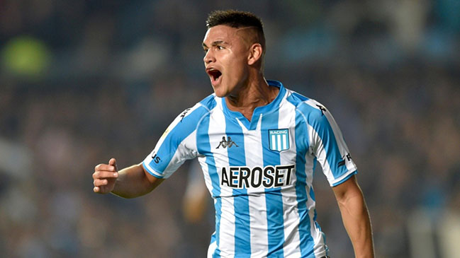 La joven joya de Racing Carlos Alcaraz fue transferido a Southampton