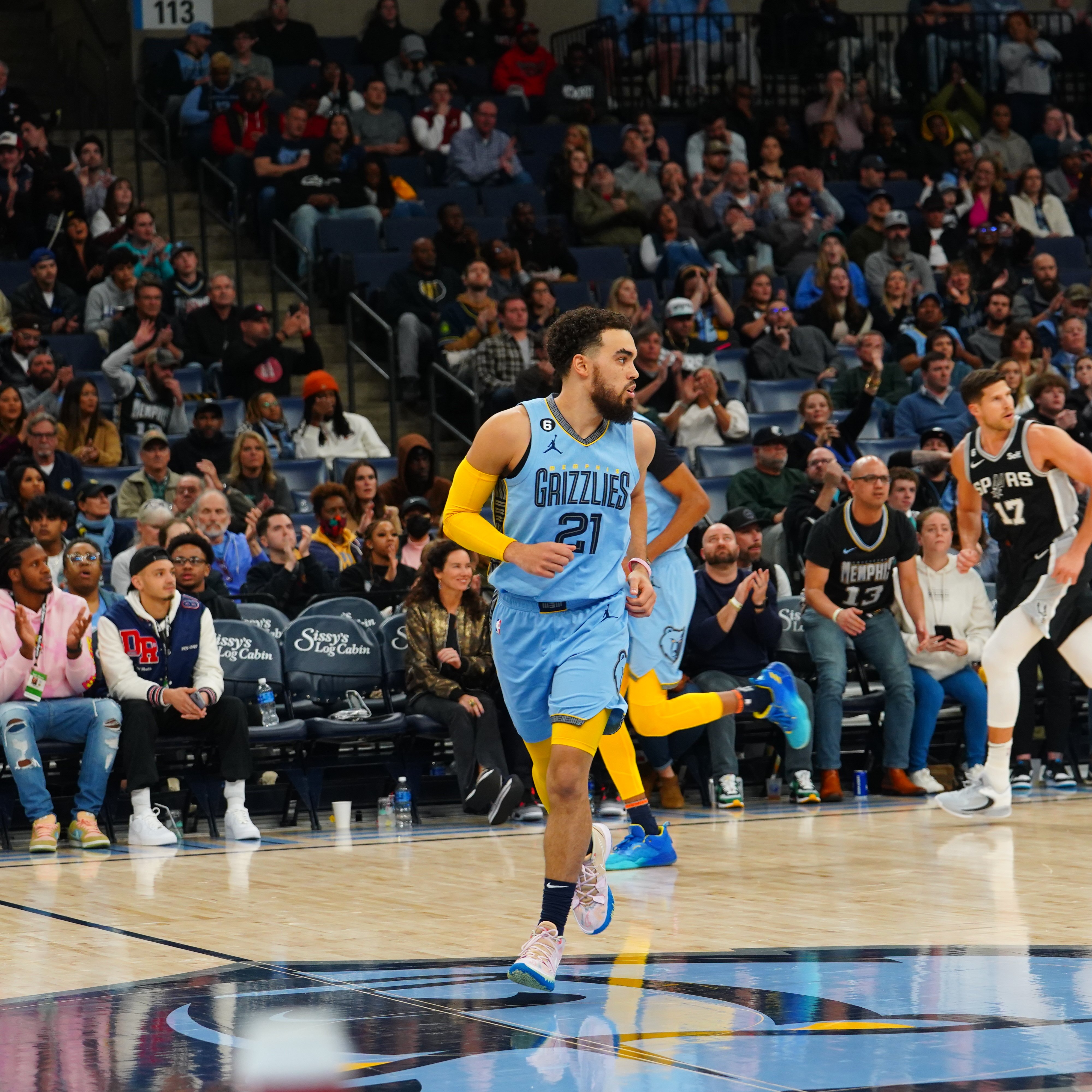 Memphis Grizzlies derribó a San Antonio Spurs y llegó a siete triunfos seguidos en la NBA