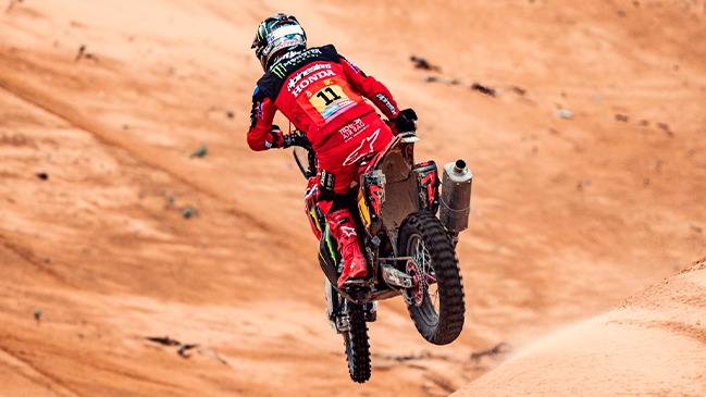 Cornejo recibió ayuda del español Santolino en la novena etapa del Dakar