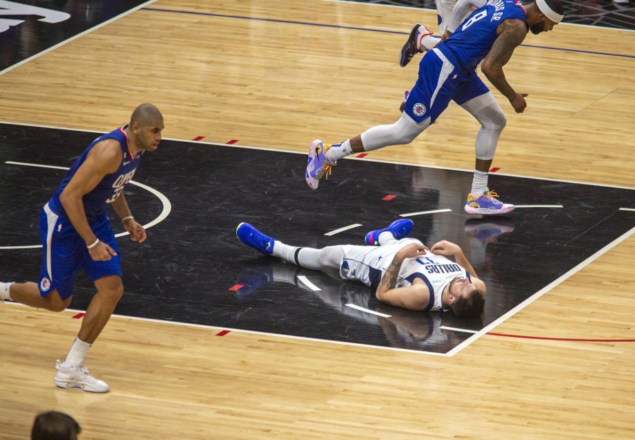 Los Angeles Clippers sobrevivió a los 43 puntos de Luka Doncic