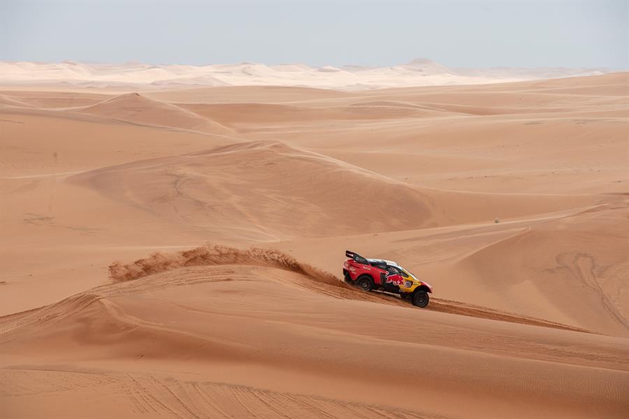 Sebastien Loeb extendió su racha y Al-Attiyah sigue firme al tope de la general