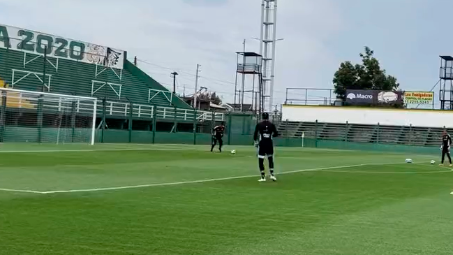 Colo Colo enfrenta a Huracán en amistoso a puertas cerradas