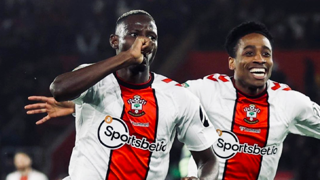 Mara y Djenepo guiaron el sorpresivo triunfo de Southampton ante Manchester City