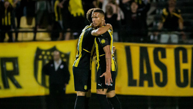 Peñarol remontó en un partidazo amistoso a Estudiantes de La Plata