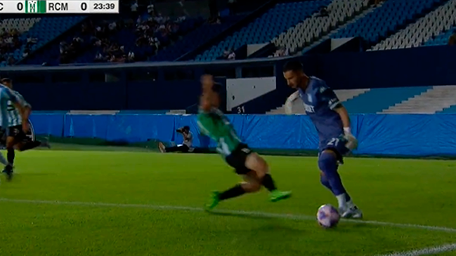 Gabriel Arias sorprendió con un lujo en amistoso de Racing Club con Racing de Montevideo